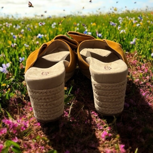 UGG Jaycee Slide Wedge Sandals Espadrilles Gold Wedge Sandals with Bow Detail. - Picture 12 of 15